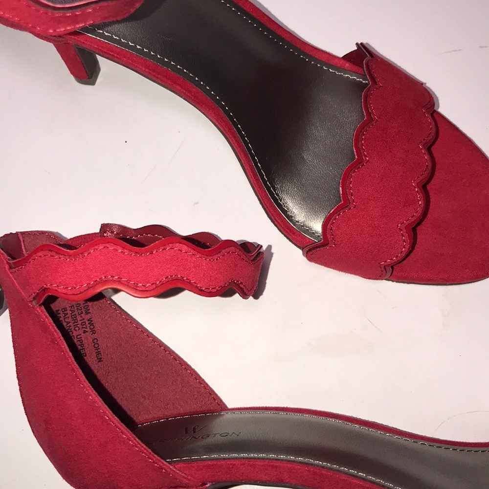 🌻$15🌻 NWT(Box) Worthington red pumps